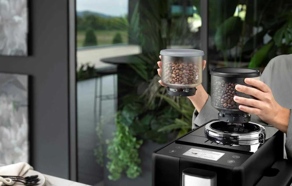 Delonghi Kavos aparatas | EXAM 440.35.B RIVELIA | Slėgis 19 bar | Su pieno plakikliu | Automatinis | 1450 W | Onyx Juodas