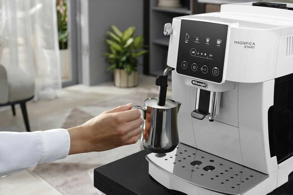 Kavos aparatas Delonghi Magnifica Start automatinis