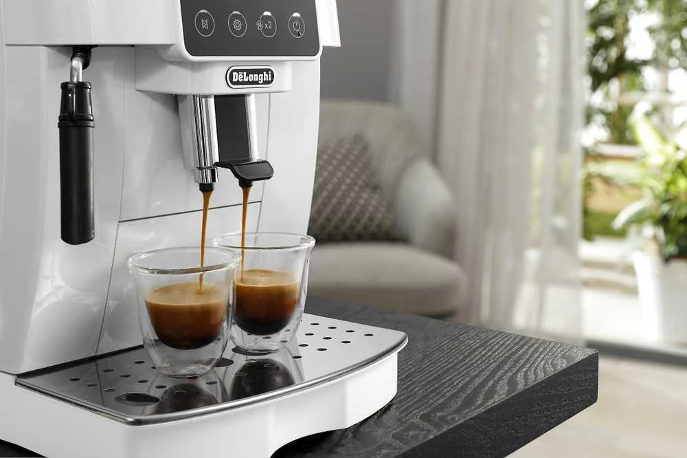 Kavos aparatas Delonghi Magnifica Start automatinis