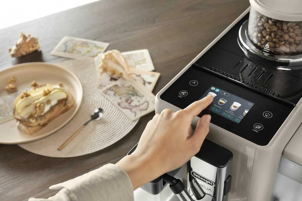 Kavos aparatas Delonghi | | EXAM440.55.BG Rivelia | Slėgis 19 bar | Su pieno plakikliu | Automatinis | 1450 W | Sand rusvai gelsvas