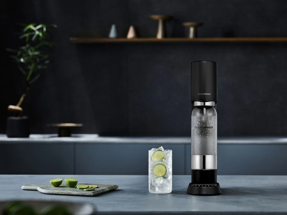 Gazuotų gėrimų gaminimo aparatas SodaStream Enso, juodos spalvos
