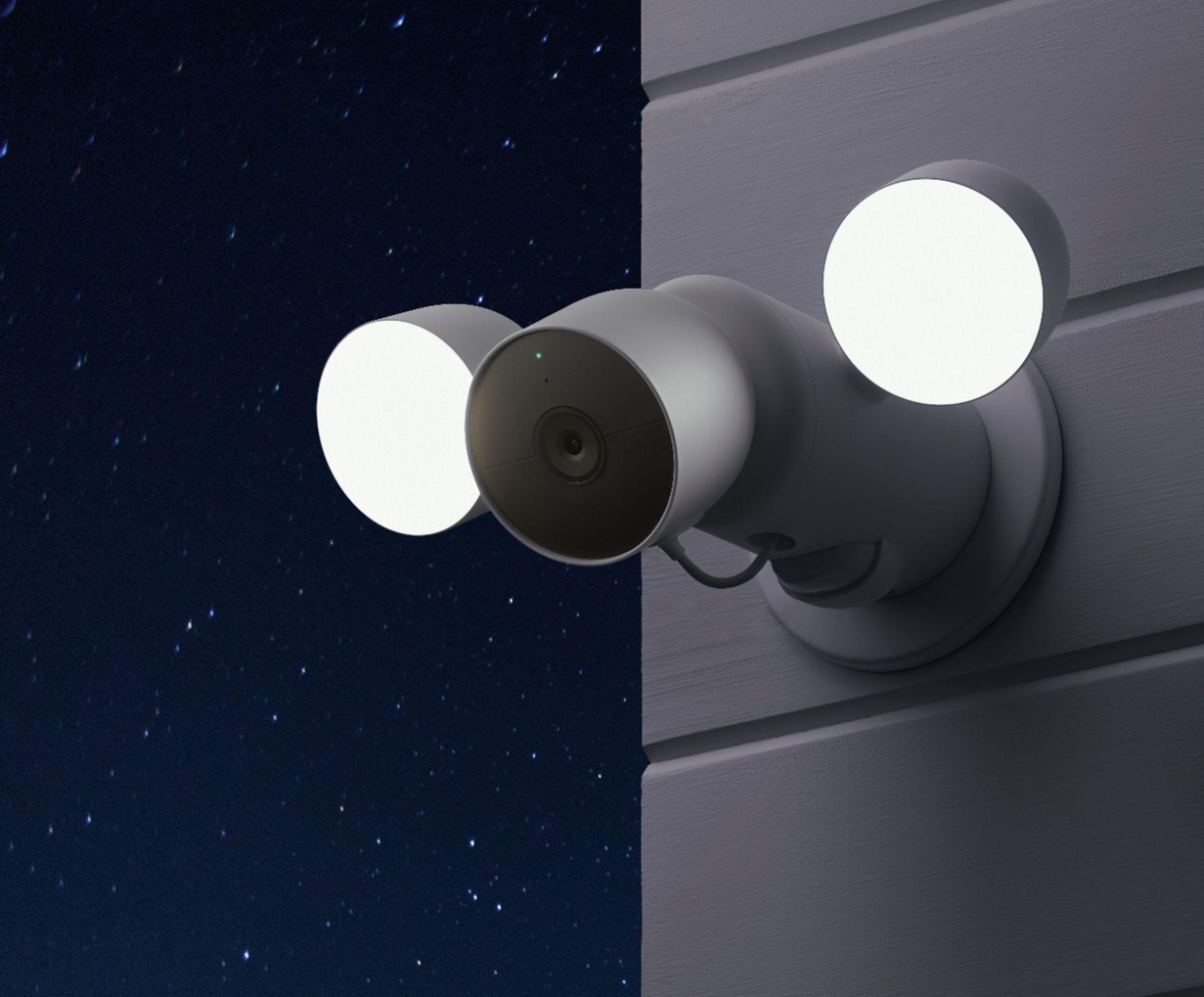 „Google“ – „Nest“ kamera su prožektoriumi