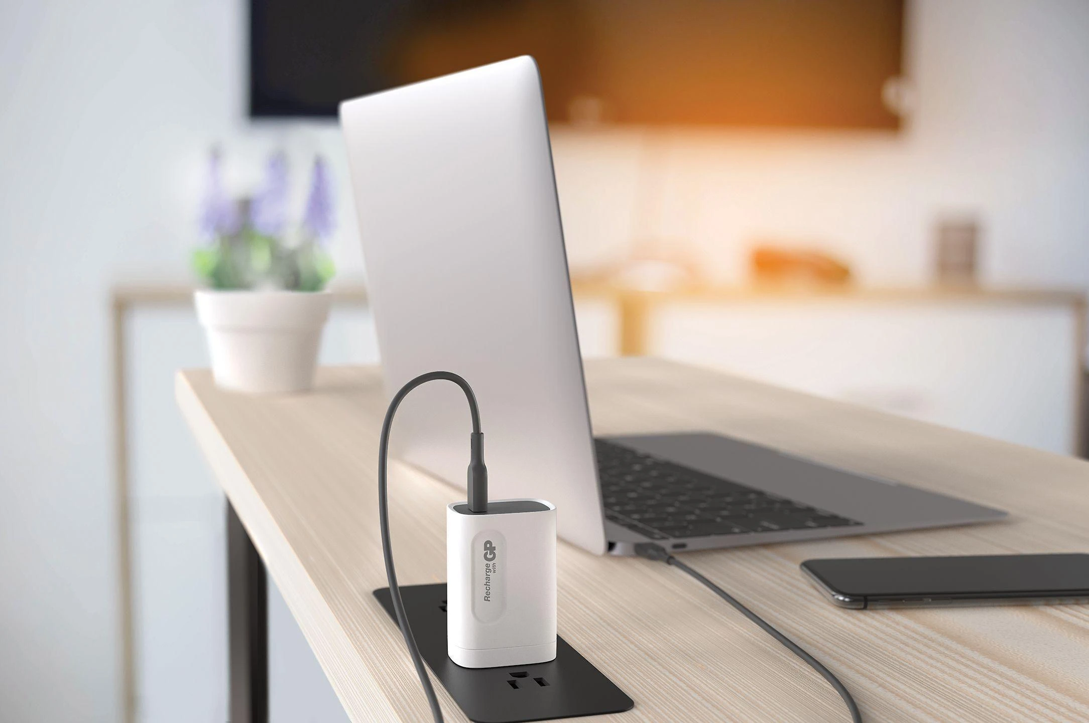 GP Battery GP GaN USB įkroviklis QuickChargeAdapter PD 2xUSB-C ir 1xUSB-A baltas 65W
