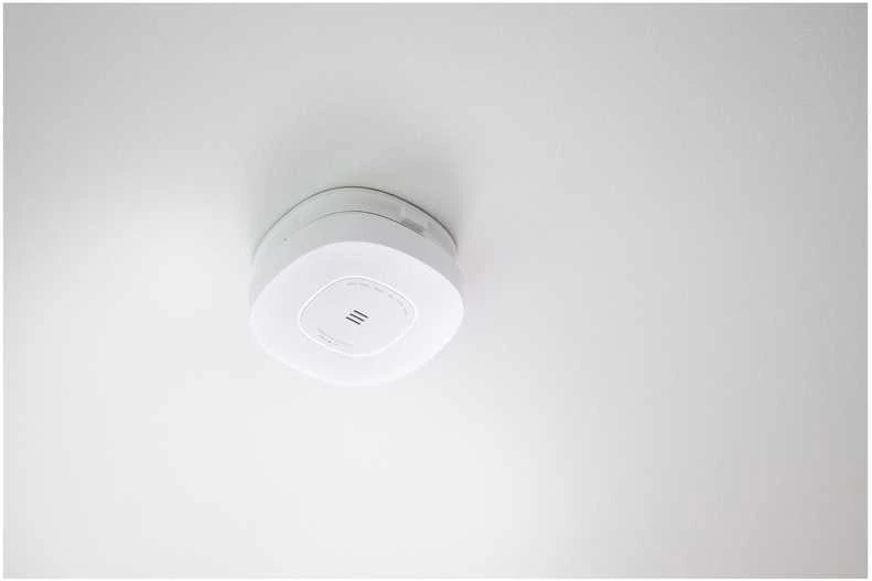 Housegard Luma 230V palovaroitin