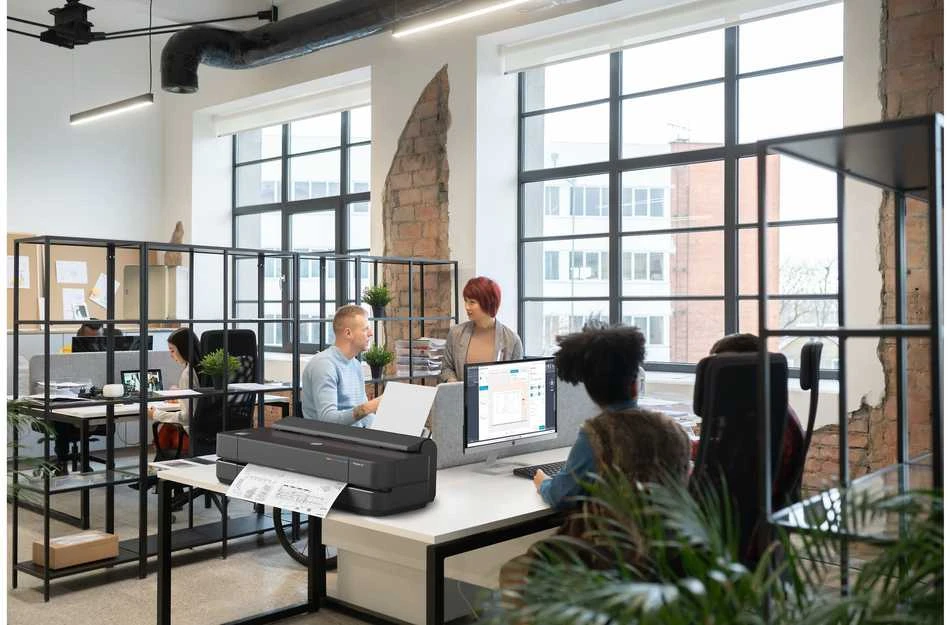HP DesignJet T870 ploteris - 610 mm (24 colių) didelio formato spausdintuvas - spalvotas - rašalinis - A1 ritinėlis (61,0 cm x 91,4 m) - 2400 x 1200 dpi - iki 0,35 min./puslapis (nespalvotas) / iki 0,35 min./puslapis (spalvotas) - USB 2.0, gigabito LAN, Wi-Fi(n) - pjaustytuvas