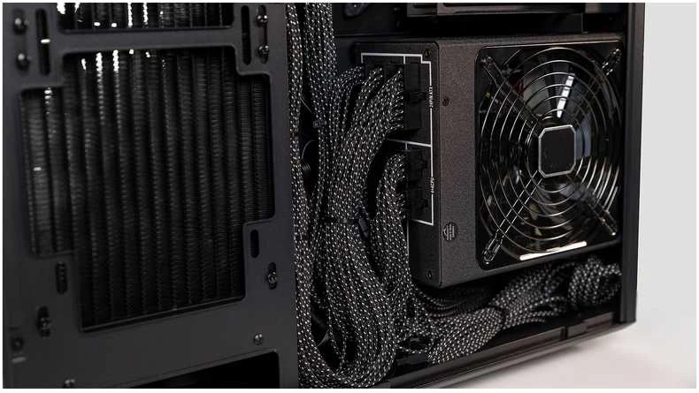 Hyte Y60 Midi Tower, Tempered Glass – juodos spalvos/baltos spalvos