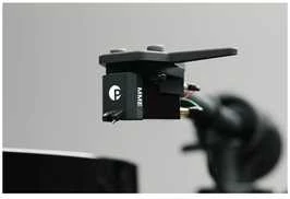 Pro-Ject E 1.2 levysoitin, pähkinä