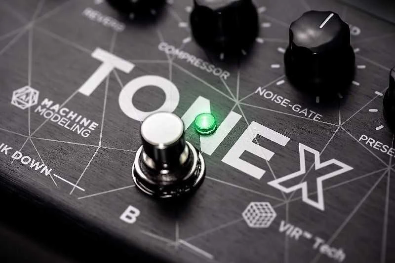 IK Multimedia Tonex pedalas - gitaros efektas