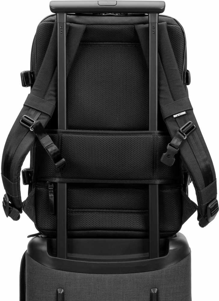 Incase ARC Travel Pack kuprinė, juoda