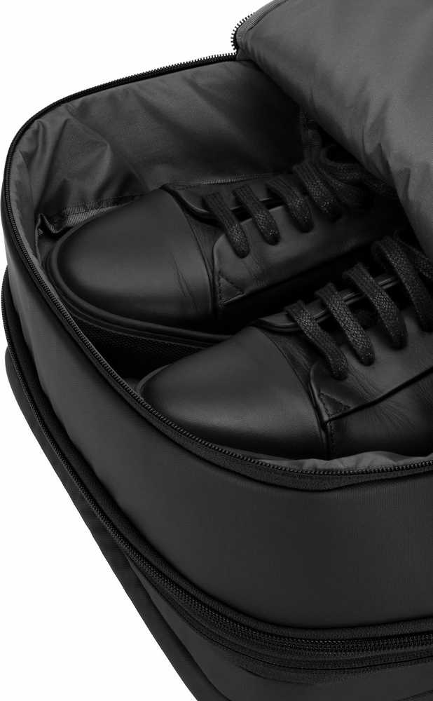 Incase ARC Travel Pack kuprinė, juoda