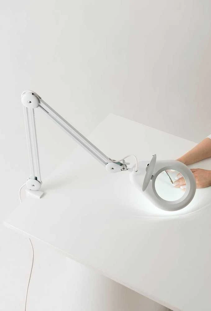 Innolux Magni 5 -suurennuslasivalaisin, 9W, 5D, LED