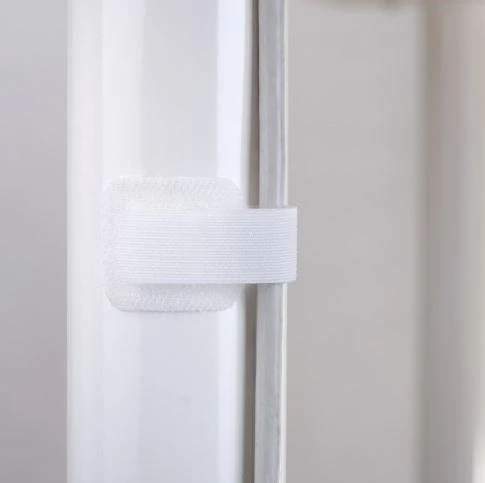 „LABEL THE CABLE“ sieninis „Velcro“ kabelio laikiklis, 10 dalių rinkinys – baltos spalvos