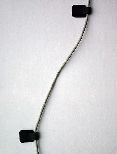 „LABEL THE CABLE“ sieninis „Velcro“ kabelio laikiklis, 10 dalių rinkinys – baltos spalvos