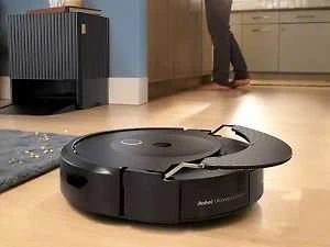 Dullkių siurblys - robotas  iRobot Roomba Combo 10 Max  su  AutoWash stotimi, Juodos spalvos