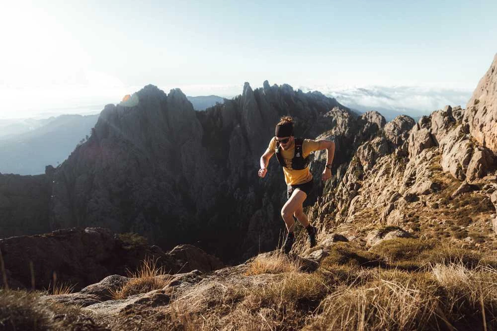 Išmanusis laikrodis Polar Grit X2 Pro, Nerūdijančio plieno korpusas su pilkos spalvos silikoniniu dirželiu