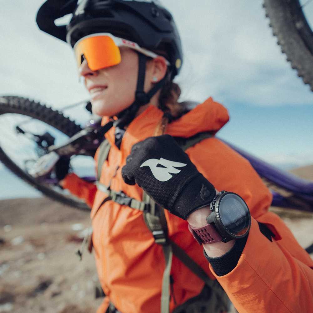 Išmanusis laikrodis Suunto Vertical, Juodos spalvos korpusas su bordo spalvos dirželiu