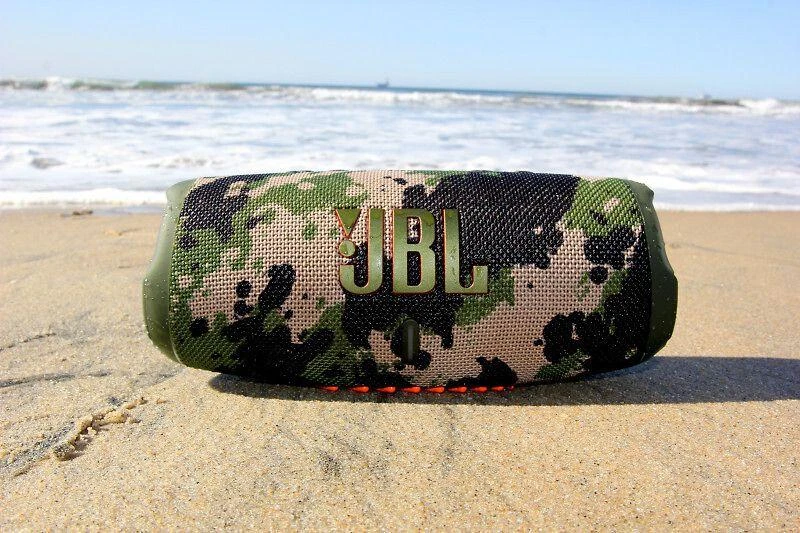 JBL Charge 5 nešiojama kolonėlė, Kamufliažinės spalvos