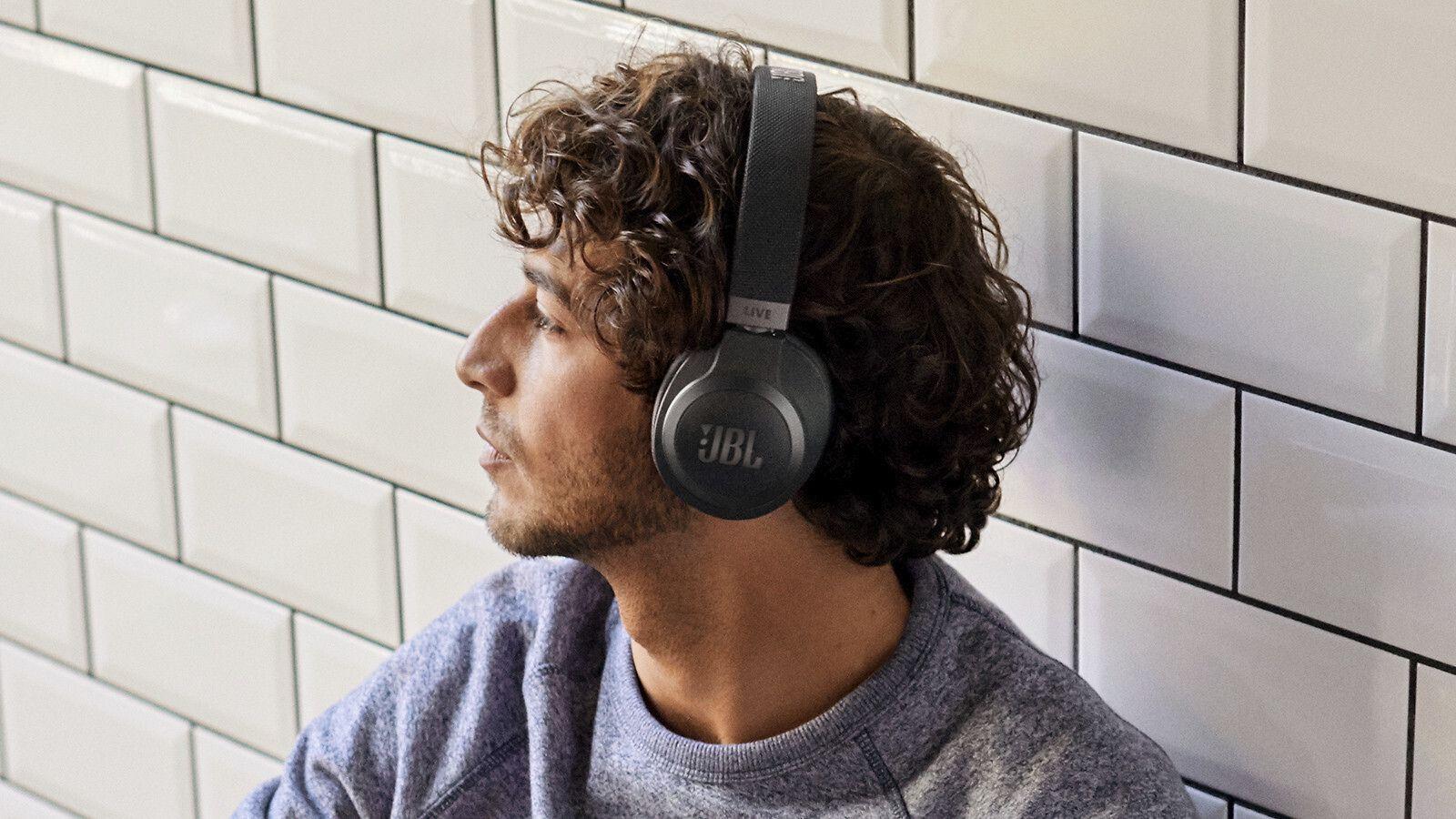 Belaidės ausis apgaubiančios triukšmą slopinančios Ausinės JBL Live 660NC, Juoda