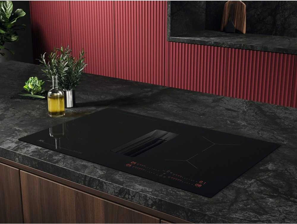AEG TH84CB03CB indukcinė kaitlentė su gartraukiu