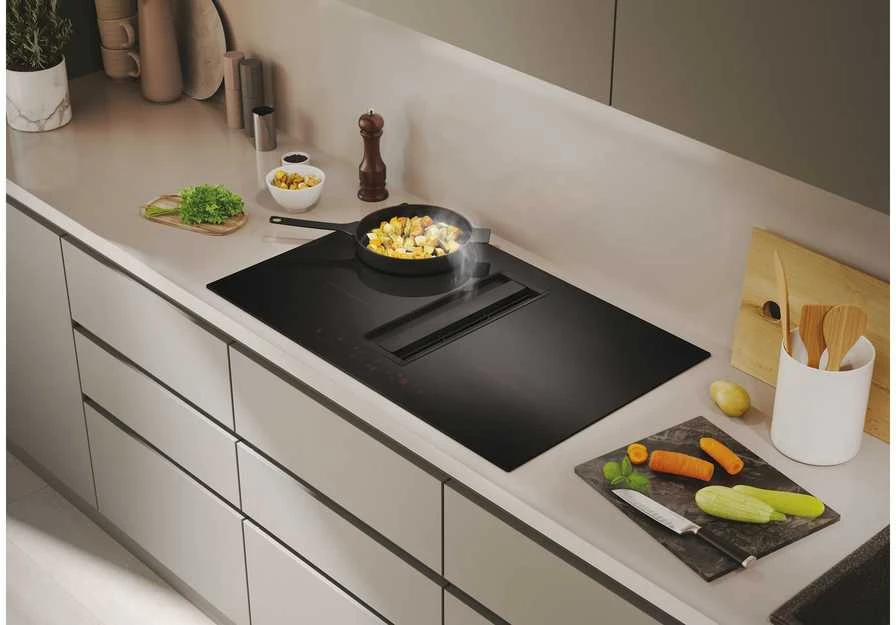 Indukcinė kaitlentė „Candy CIH8I4CF Cook 800“ su gartraukiu, 80 cm