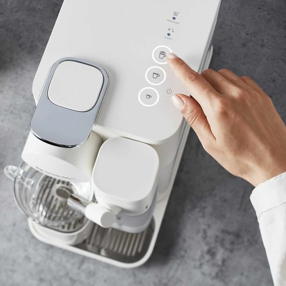 Automatinis kavos aparatas su pieno plakikliu Delonghi EN510.W Nespresso, Baltos spalvos