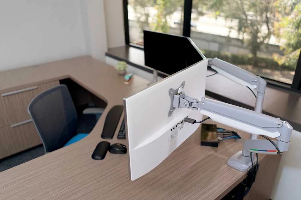 Leitz Kensington K55471EU monitoriaus laikiklis arba stovas 81,3 cm (32") Tvirtinama varžtais Sidabras