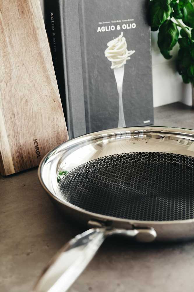 Keptuvė Heirol Pro Steelsafe, nerūdijantis plienas + nelipni danga, 28 cm