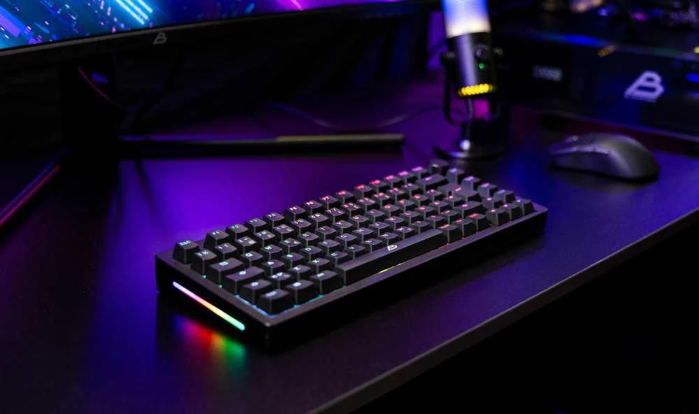 Klaviatūra Blackstorm Phantom RGB pelinäppäimistö, hot swap Outemu Raudona kytkimet