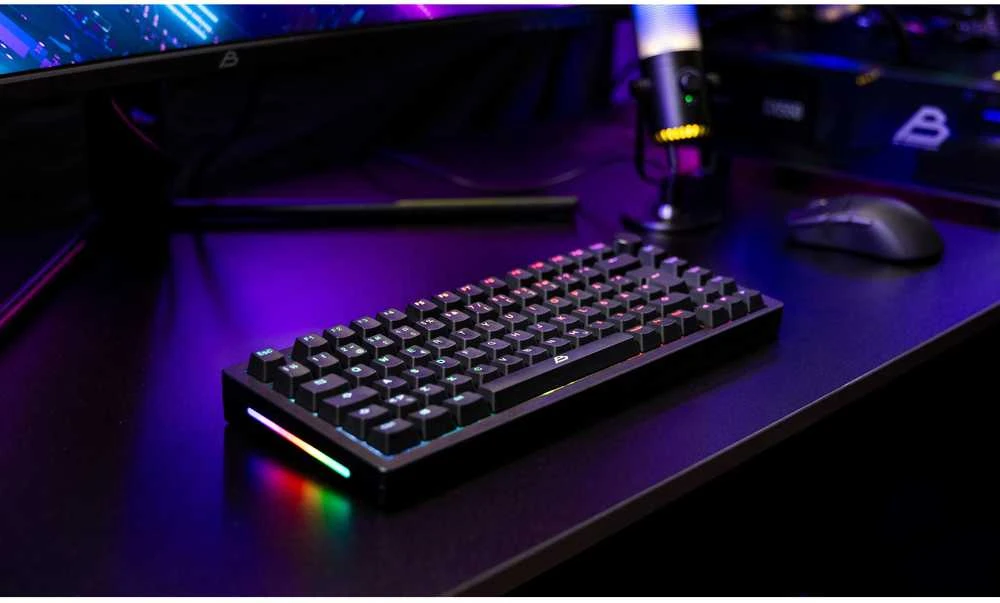 Klaviatūra Blackstorm Phantom RGB pelinäppäimistö, hot swap Outemu Raudona kytkimet