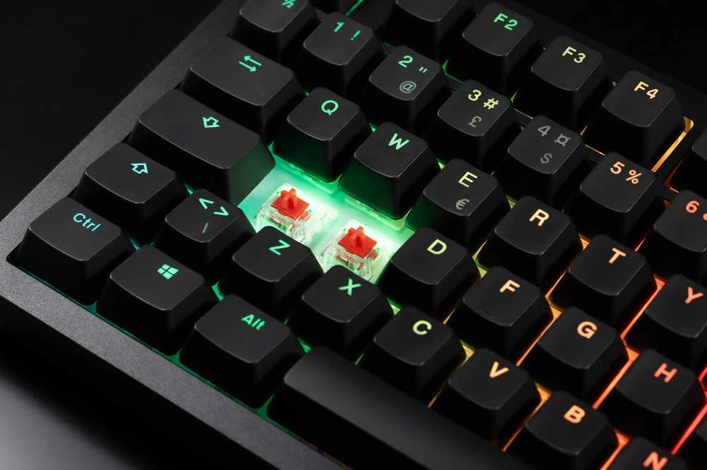 Klaviatūra Blackstorm Phantom RGB pelinäppäimistö, hot swap Outemu Raudona kytkimet