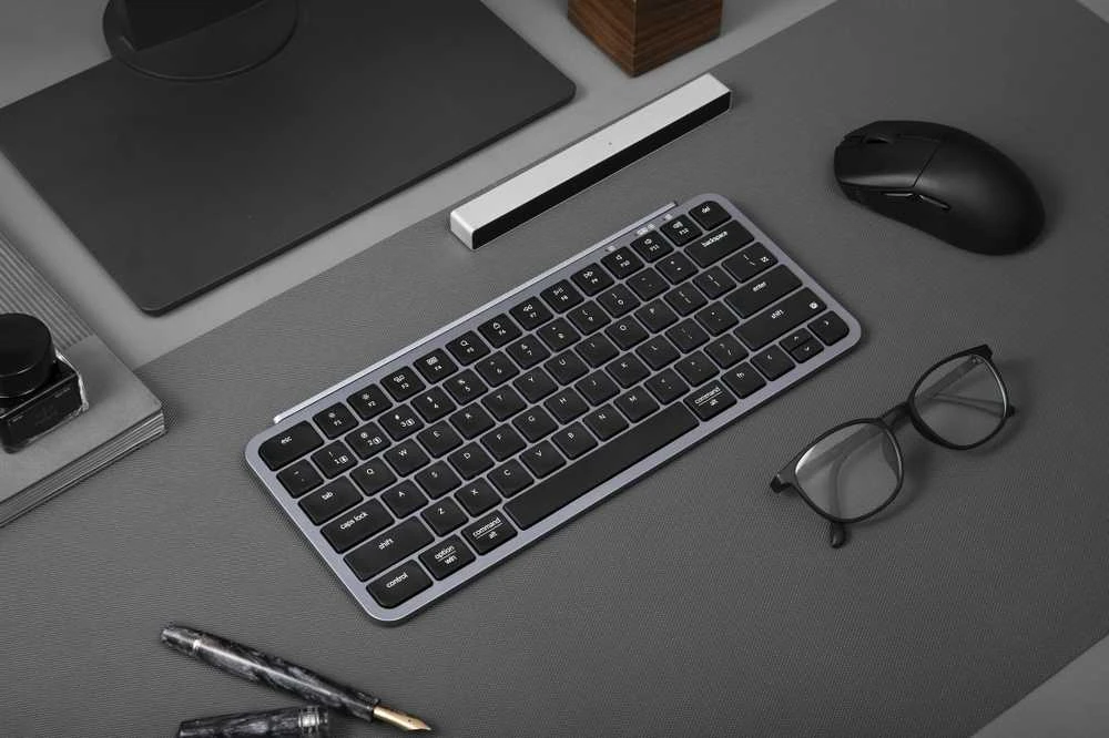 Klaviatūra Keychron B1P-K1-BO, 75 %, laidinis ir belaidis, USB + RF belaidis + „Bluetooth“, pilkas