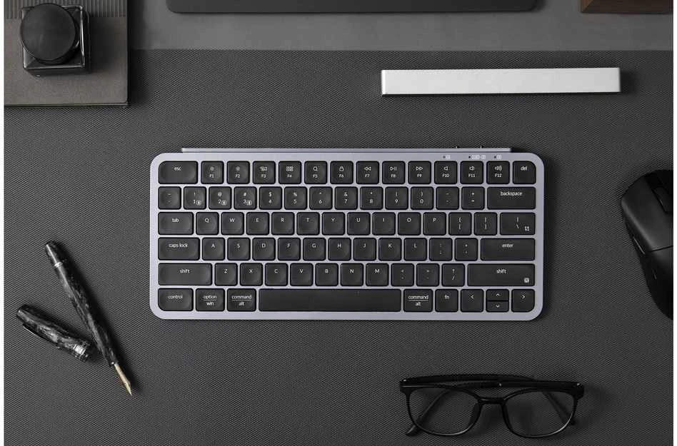 Klaviatūra Keychron B1P-K1-BO, 75 %, laidinis ir belaidis, USB + RF belaidis + „Bluetooth“, pilkas