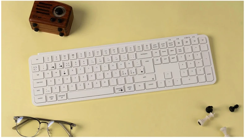 Klaviatūra „Keychron B6 Pro“ itin plonos belaidės ausinės, trijų režimų, dramblio kaulo baltos spalvos