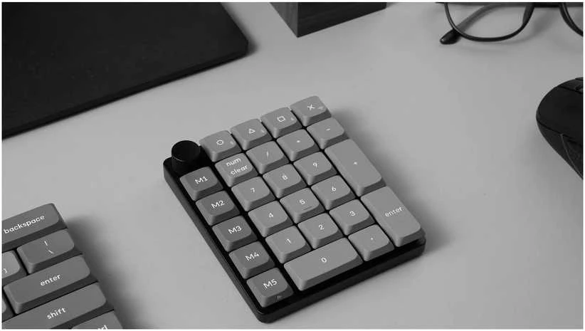 Keychron K0 Max Wireless (K0M-H1) – US išdėstymas – Hot-Swappable Super Raudona – Juodas (Juoda) Mechaninė Belaidė Žaidimų Klaviatūra