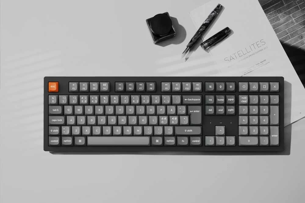 Klaviatūra Keychron K10 Max, su laidu & Wireless, USB + RF belaidė + Bluetooth, Mechaninė, QWERTY, RGB LED, Juodas