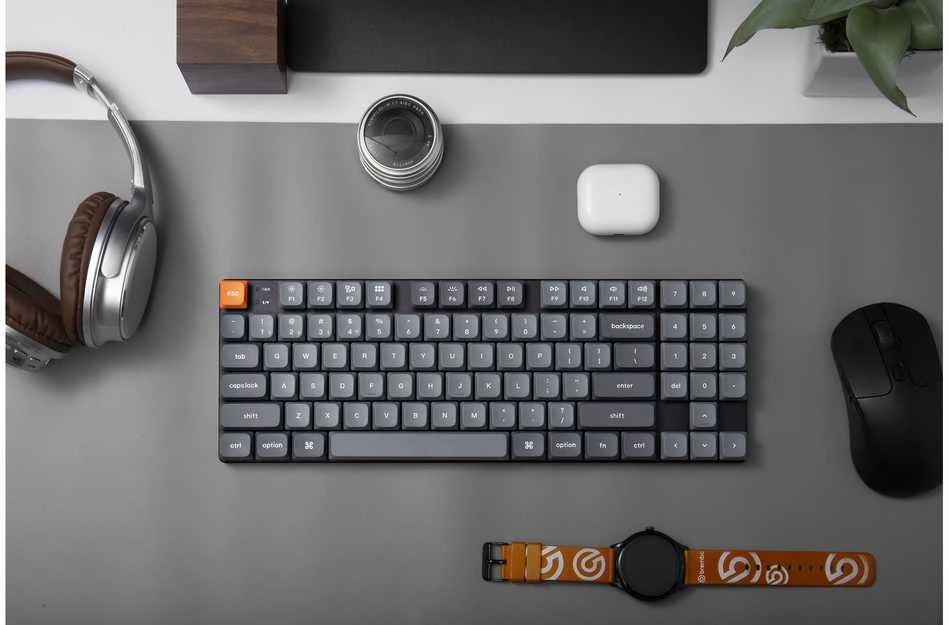 Klaviatūra Keychron K13 MAX belaidis trijų režimų karštojo keitimo QMK/VIA Gateron žemo profilio rudas