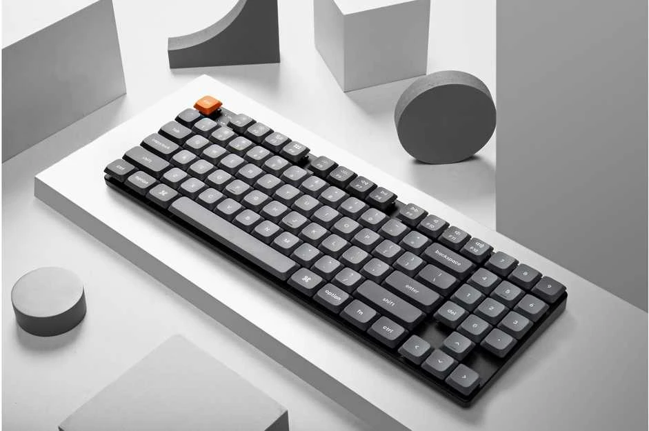 Klaviatūra Keychron K13 MAX belaidis trijų režimų karštojo keitimo QMK/VIA Gateron žemo profilio rudas