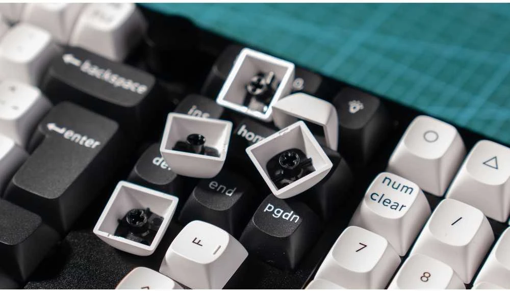 Klaviatūra Keychron Q6 HE 100% rankenėlės belaidis trijų režimų QMK Gateron 2.0 magnetinis jungiklis Shell Baltas