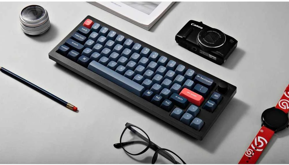 Klaviatūra „Keychron V2 Max“, laidinis ir belaidis, USB + RF belaidis + „Bluetooth“, magnetinis-mechaninis rakto jungiklis, RGB LED, juodas, anglies pluošto