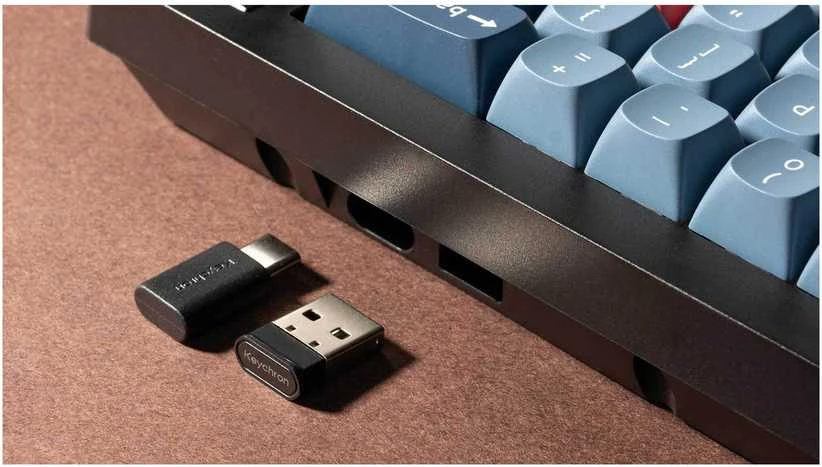 Klaviatūra „Keychron V2 Max“, laidinis ir belaidis, USB + RF belaidis + „Bluetooth“, magnetinis-mechaninis rakto jungiklis, RGB LED, juodas, anglies pluošto