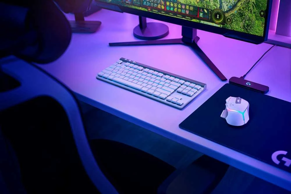 Belaidė klaviatūra Logitech G515 LIGHTSPEED TKL, Baltos spalvos, Išdėstymas: Šiaurės šalių