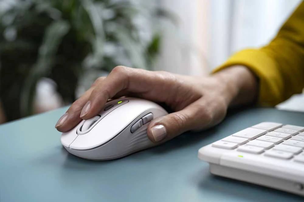 „Logitech Signature Slim“ belaidė klaviatūra ir pelė, MK950, šviesiai balta, NORDIC