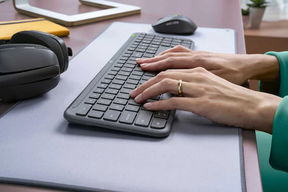 „Logitech Signature Slim“ belaidė klaviatūra ir pelė, MK950, grafitas, Nordic, belaidė