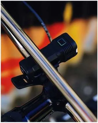 Knog Blinder 400 Set Blinder 400 Lumen + Plus 20 valaisinsetti