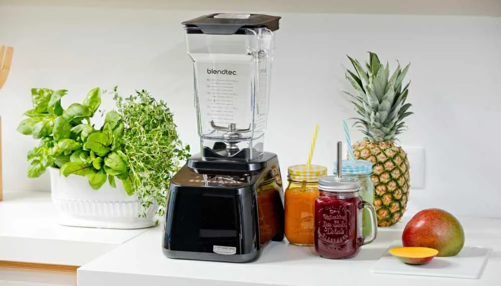 Kokteilinė Blendtec Designer 650, juoda