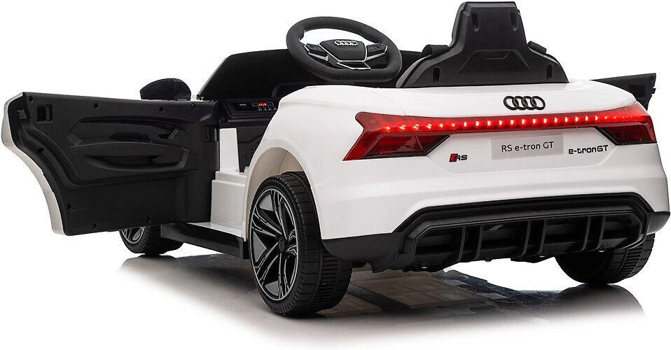 Leggodt Audi RS e-tron GT lasten sähköauto, valkoinen