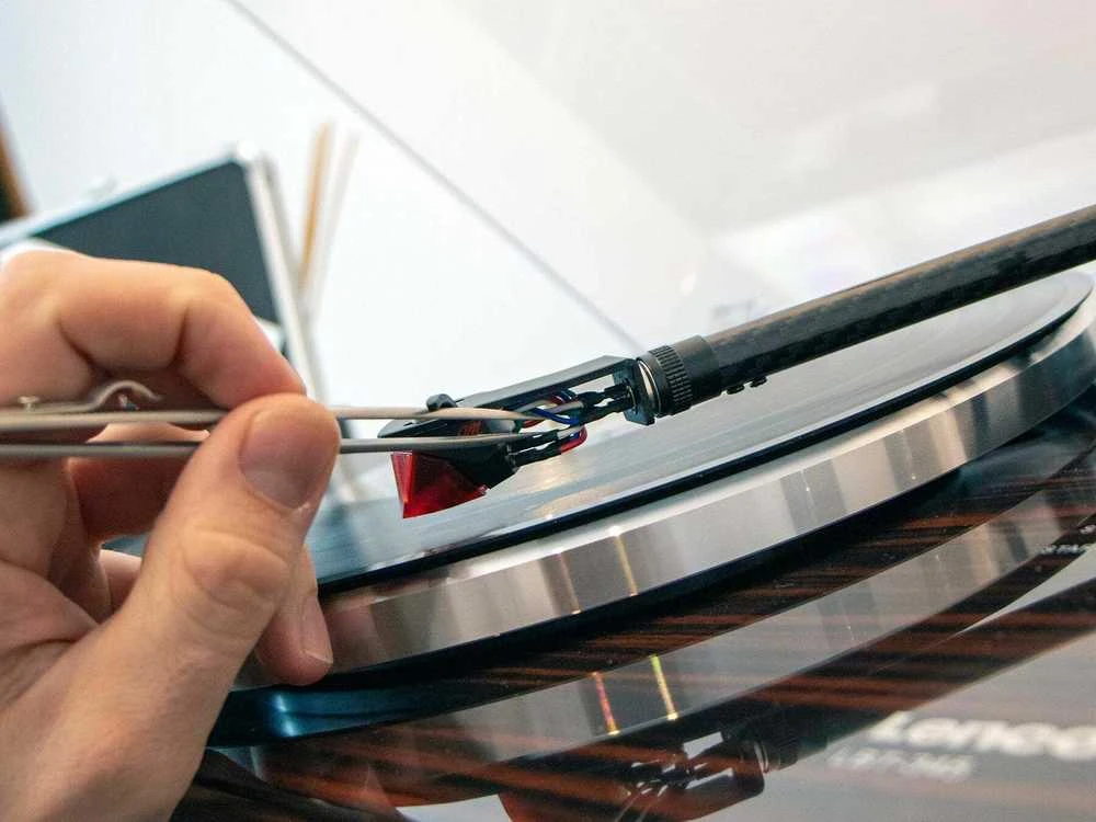 Lenco TTA-12IN1PRO lagaminas su profesionalių patefono priedų rinkiniu