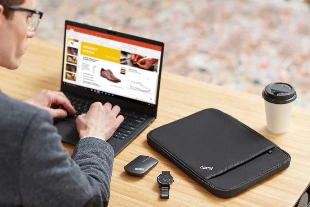 LENOVO THINKPAD 15? RANKOVĖ