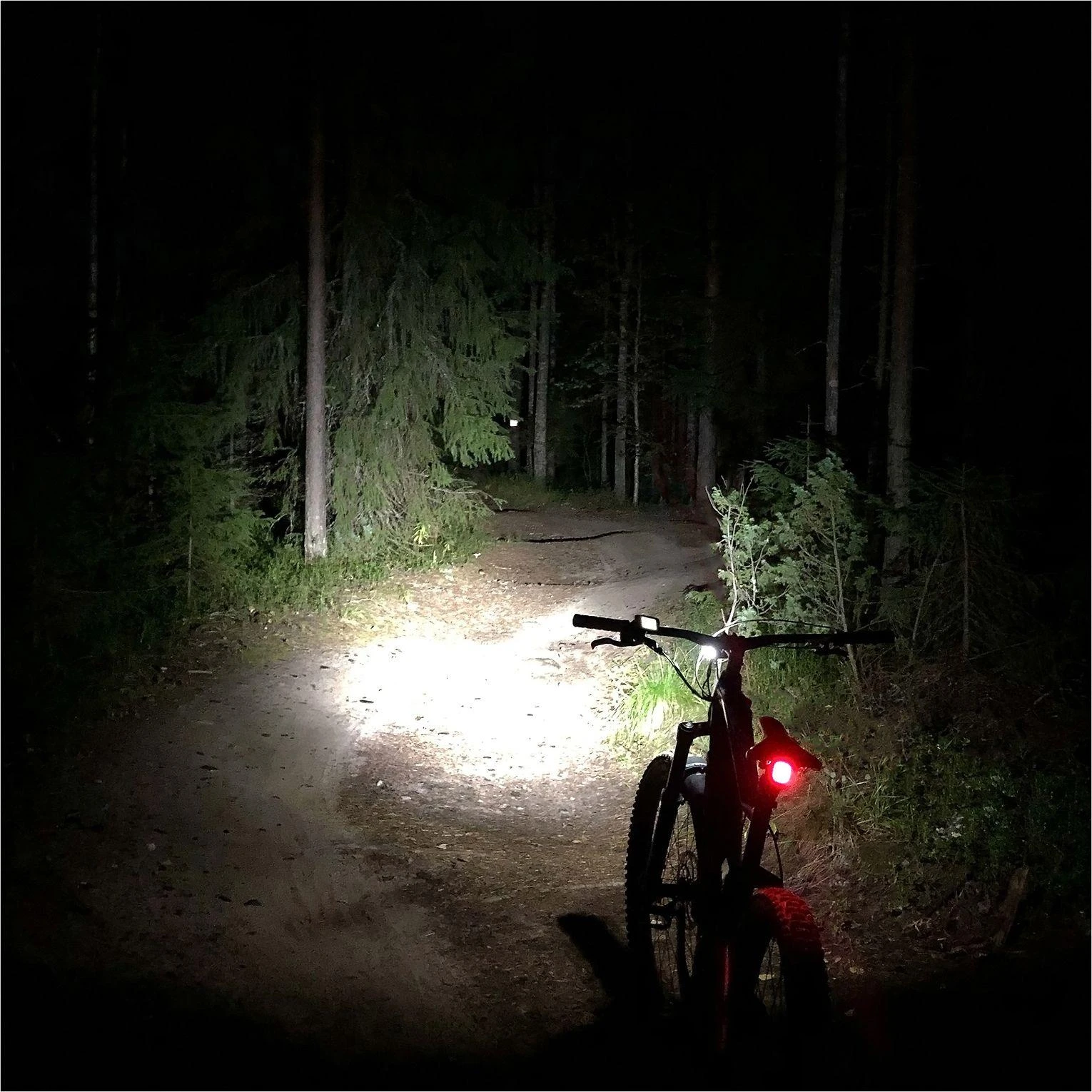 LIGHT5 EB1000 elektrinis dviračio žibintas, 1000 lm