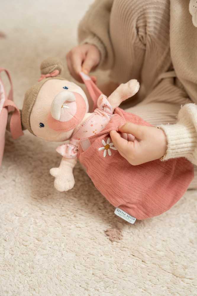 Minkšta lėlytė kūdikėlis Rosa su priedais Little Dutch